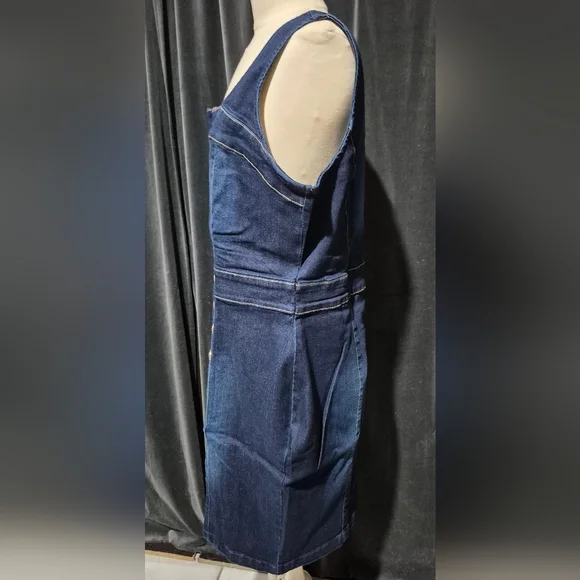 VENUS Dark Blue Denim Dress with Gold Accents - threedaughtersproperties.com VENUS Dark Blue Denim Dress with Gold Accents - threedaughtersproperties.com